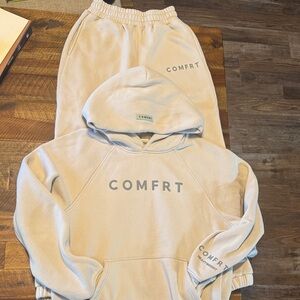 COMFRT Women's Cream Hoodie and Sweatpants Set